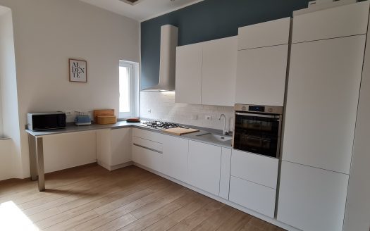 Rif. A 42 – SPLENDIDO APPARTAMENTO A DUE PASSI DAL MARE –
