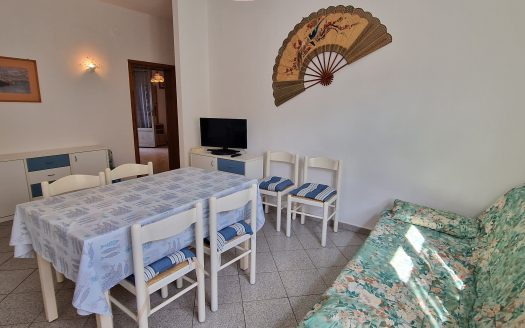 RIF. A 43 – ZONA PRINCIPESSA  – TRILOCALE 20 METRI DAL MARE – POSTO AUTO – 4 POSTI LETTO
