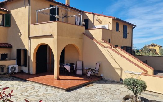 RIF. A 45  PIANO TERRA CON SPAZIO ESTERNO ATTREZZATO – 2 POSTI AUTO