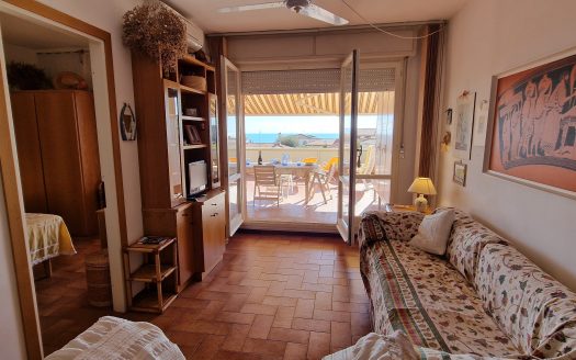 RIF. V 154 – Terrazza da Sogno con Vista Mare – Ideale per le Tue Vacanze!