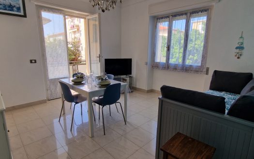 Rif. A 46 – LA CASA AZZURRA – QUADRILOCALE  5/6 POSTI LETTO –