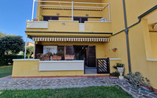 Zona Conchiglia – Trilocale con Spazio Esterno E Posto Auto