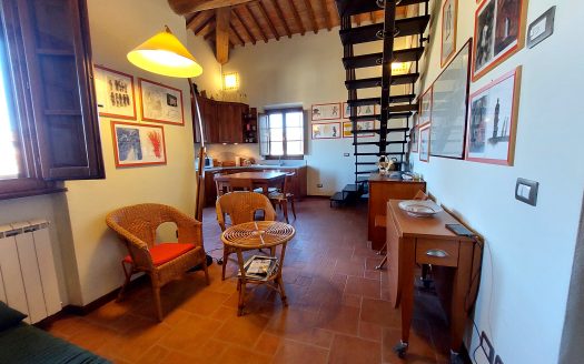RIF. V 135  Splendida dimora con piscina e parco – Montecatini Val Di Cecina