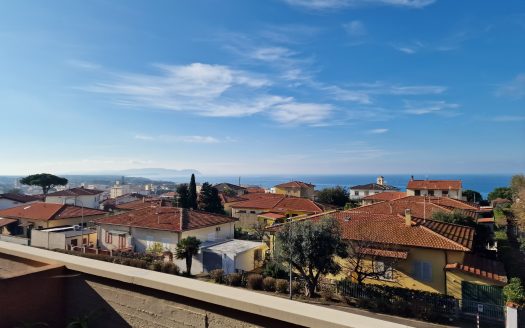 RIF. V 138 L – MONOLOCALE CON TERRAZZA VISTA MARE