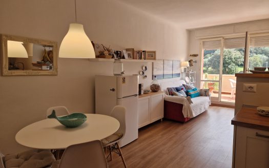 Rif. A 51 – DELIZIOSO BILOCALE 4 POSTI LETTO – TERRAZZA ATTREZZATA – POSTO AUTO