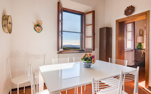 RIF. V 155 Incantevole Casale Toscano con Vista Panoramica sul Mare e Isole