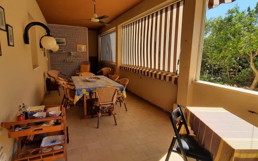 V 161 – Zona Conchiglia – Appartamento con ampia terrazza – accesso diretto al mare