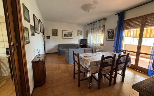 Rif. A 53 Appartamento con Terrazza Attrezzata a San Vincenzo – Zona Coop