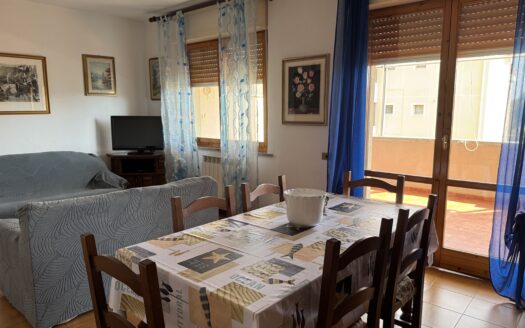 Rif. A 53 Appartamento con Terrazza Attrezzata a San Vincenzo – Zona Coop