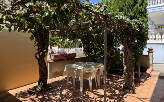 Rif. Ponchielli – Delizioso Bilocale con Corte e Pergola a San Vincenzo