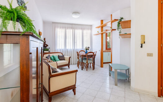 Rif. V 174 – Appartamento con Vista Panoramica e Ingresso Indipendente