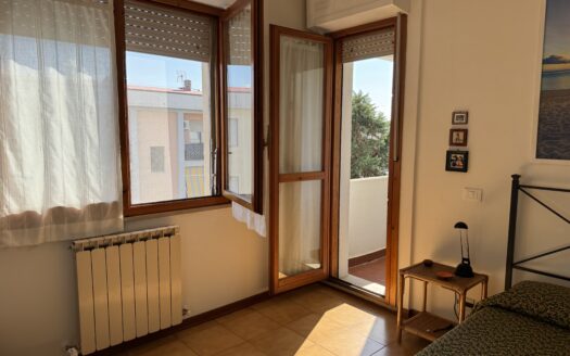 Rif. V 178 Luminoso appartamento con Garage e Cantina in Zona Servitissima – A Due Passi dal Mare e dal Centro